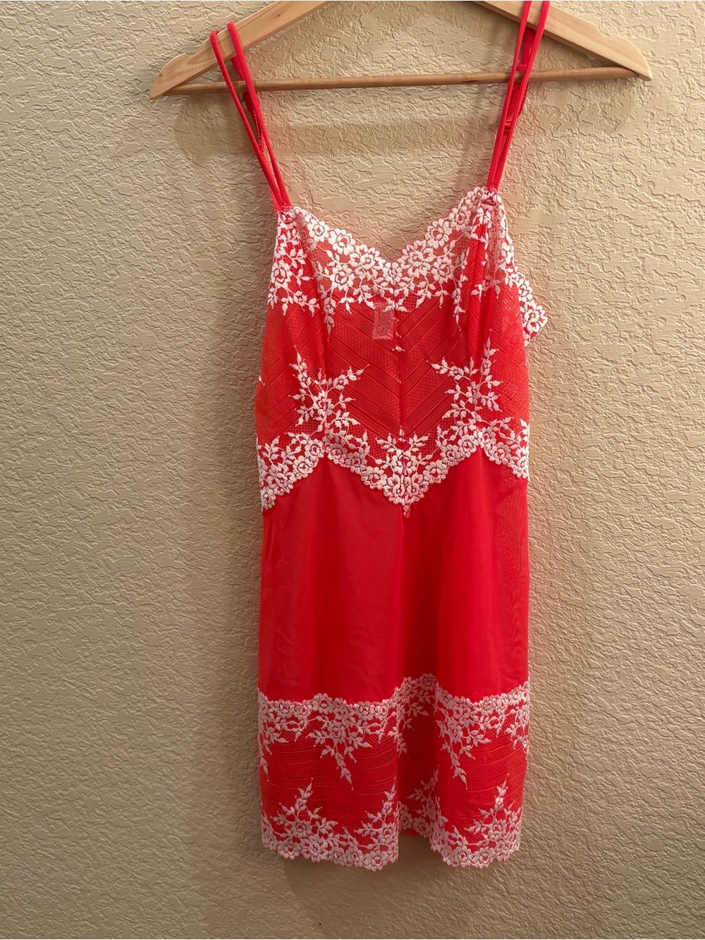 Wacoal Embrace Lace Sheer Mesh Chemise Slip Small Coral
